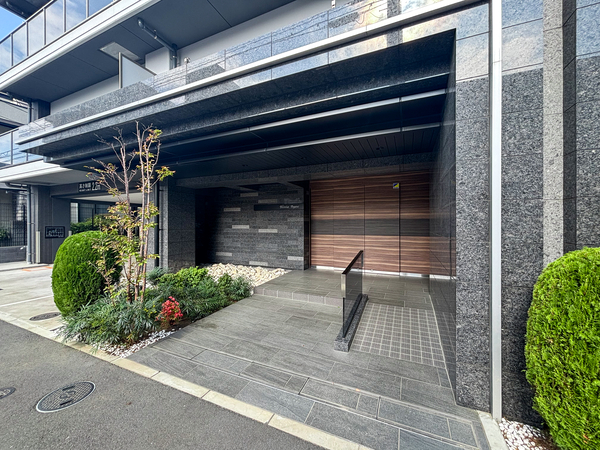 【ブリシア綾瀬】エントランス