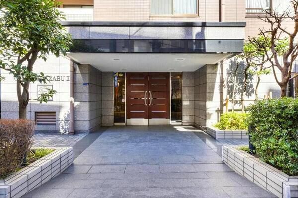 【クレッセント麻布2】エントランスアプローチ