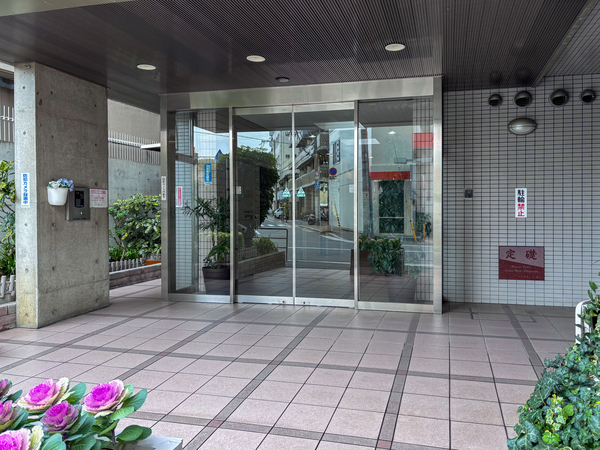 【ビーバードルチェドーム前千代崎】エントランス 【ビーバードルチェドーム前千代崎】エントランス