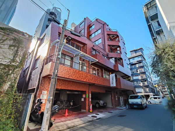 【サントロペ南青山】外観