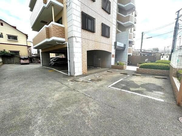 【エスポワール南福岡】(駐車場) 【エスポワール南福岡】(駐車場)