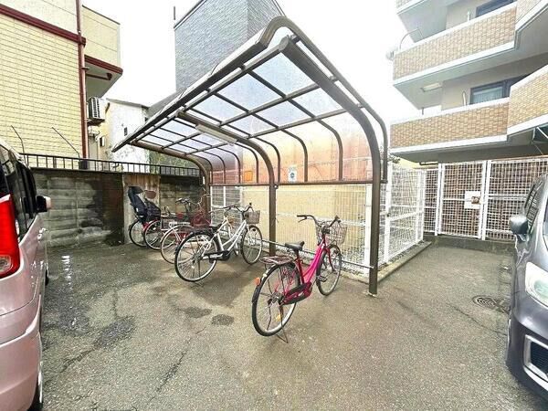 (駐輪場) (駐輪場)