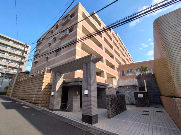 【ライオンズマンション稲城】外観