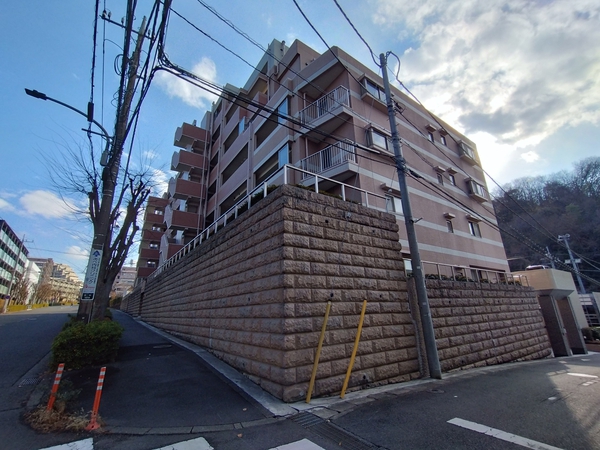 【ライオンズマンション稲城】外観