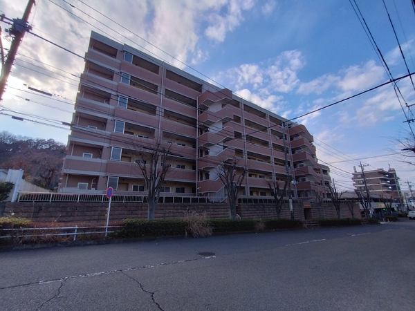 【ライオンズマンション稲城】外観