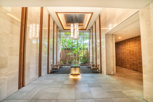 【プラウドシティ吉祥寺】エントランス1　(ロビー）