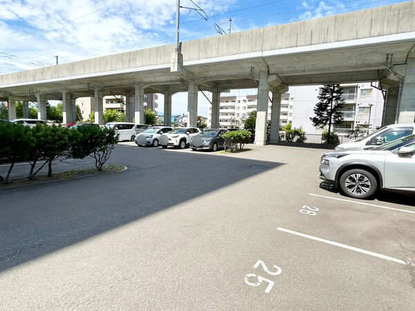 【麻生パーク・ホームズ】駐車場 【麻生パーク・ホームズ】駐車場