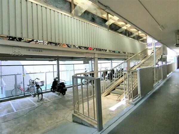 【新大阪スカイハイツ】共用部分(駐輪場) 【新大阪スカイハイツ】共用部分(駐輪場)