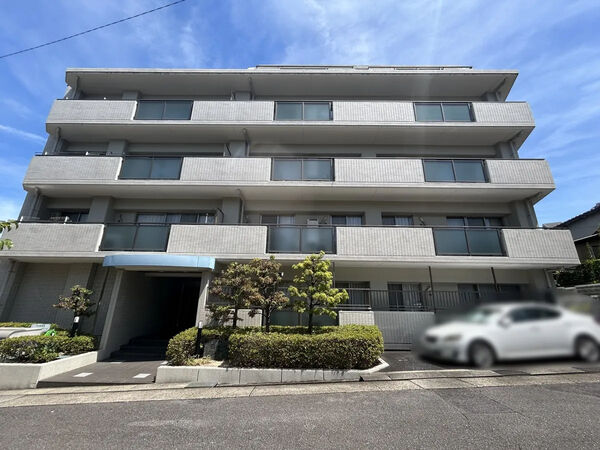 【植田一丁目パーク・ホームズ】外観