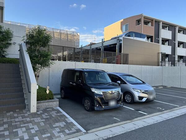 【ハウスバーンフリート緑井】駐車場