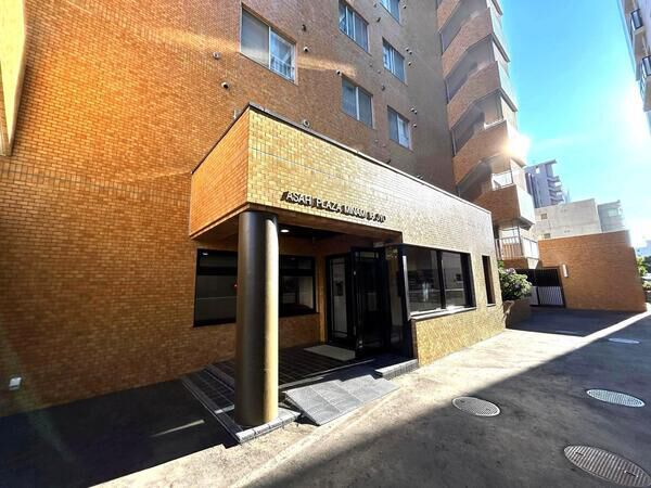 【朝日プラザ南16条】エントランス