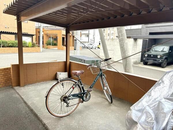 【ライオンズマンション南24条】共用部分（駐輪場）