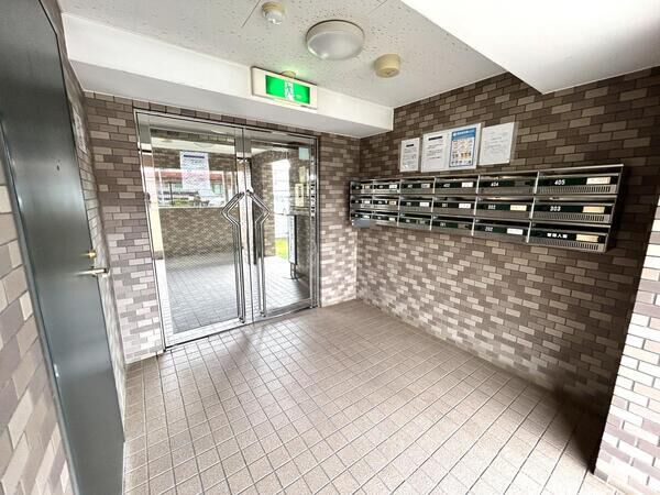 【タカラマンション指扇】エントランス 【タカラマンション指扇】エントランス