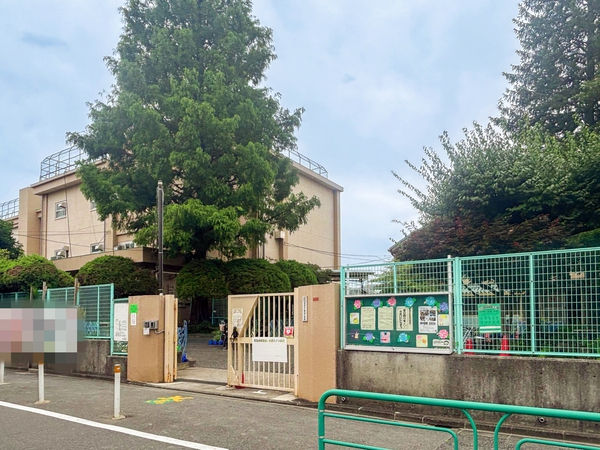 高井戸第四小学校まで約700m(徒歩9分)