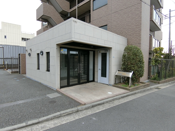 【グランイーグル横浜鶴見Ⅲ】エントランス