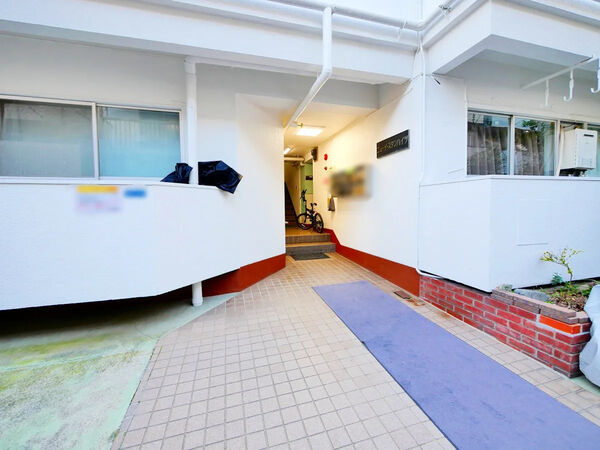 【ニューイースタンハイツ】エントランス 【ニューイースタンハイツ】エントランス