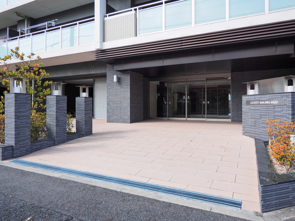 【リコット三河安城】エントランス