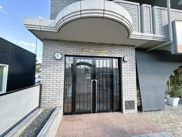 【フォルム牛田新町】エントランス