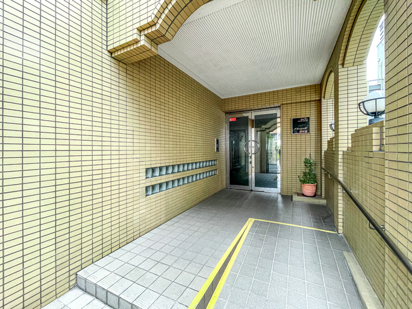 【グランレーブ蒲田東】エントランス