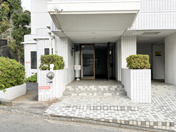 【グレンハイツあざみ野】エントランス