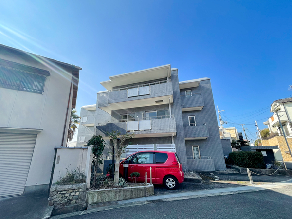 【ロイヤルスパークル岡本】外観