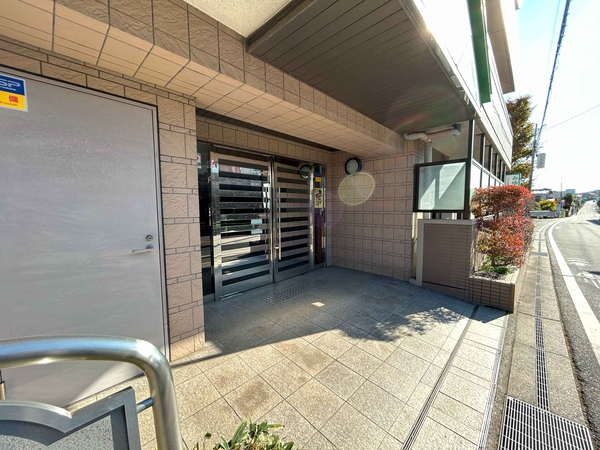 【スカール聖蹟桜ヶ丘】エントランス 【スカール聖蹟桜ヶ丘】エントランス