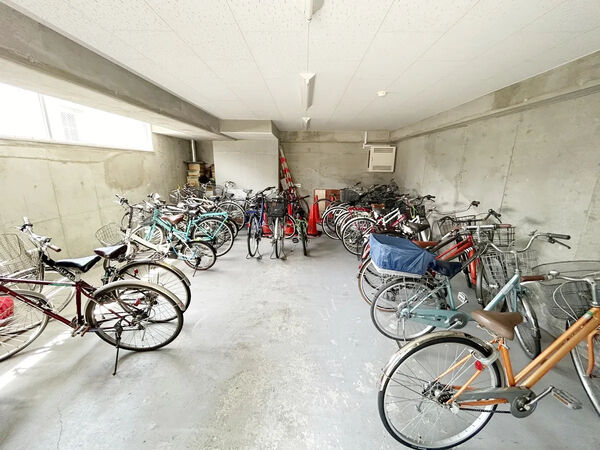 【ファミール栄町】駐輪場 【ファミール栄町】駐輪場
