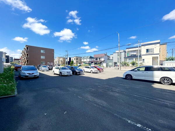 【ファミール栄町】駐車場 【ファミール栄町】駐車場