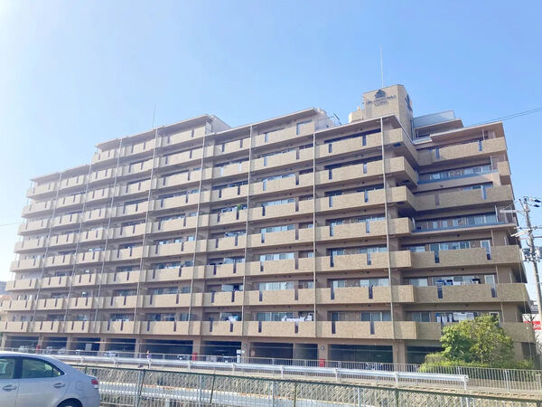【アパガーデンパーク上野芝】外観
