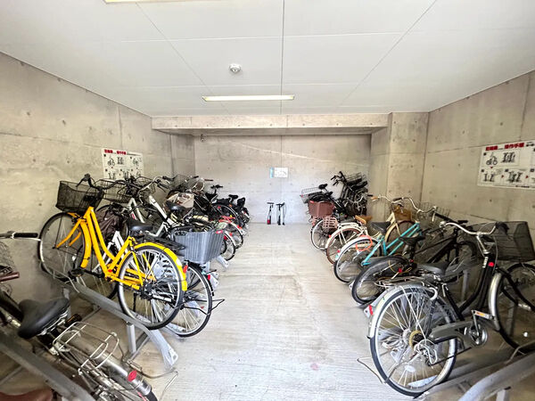 【パレ塚口町】駐輪場