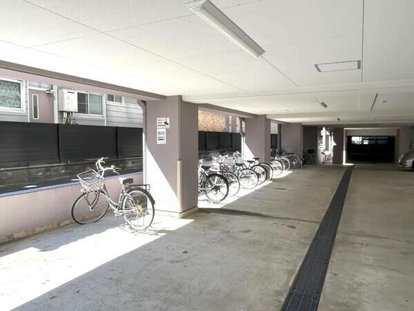 【レックスハイツ東照宮】共用部分(駐輪場) 【レックスハイツ東照宮】共用部分(駐輪場)