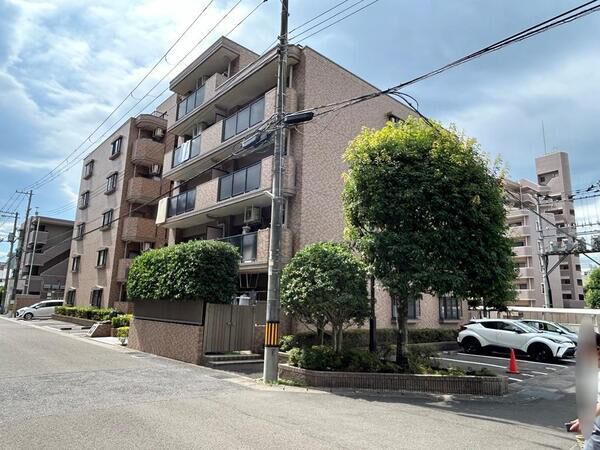 【ライオンズマンション富沢】外観写真