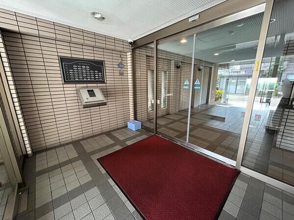 【ライオンズマンション富沢】エントランス