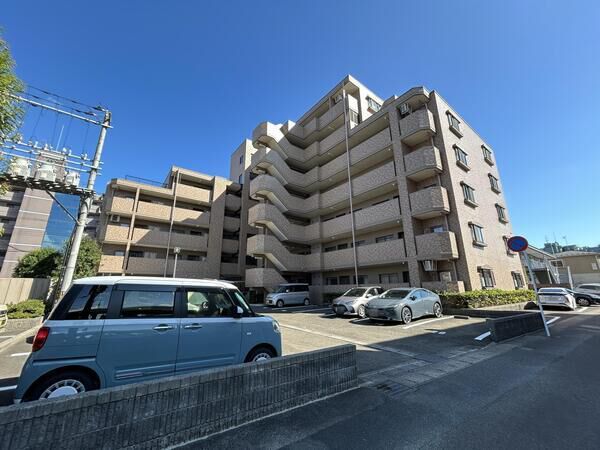 【ライオンズマンション富沢】外観写真