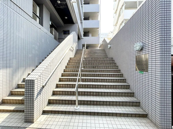 【アクシルコート桜台】アプローチ