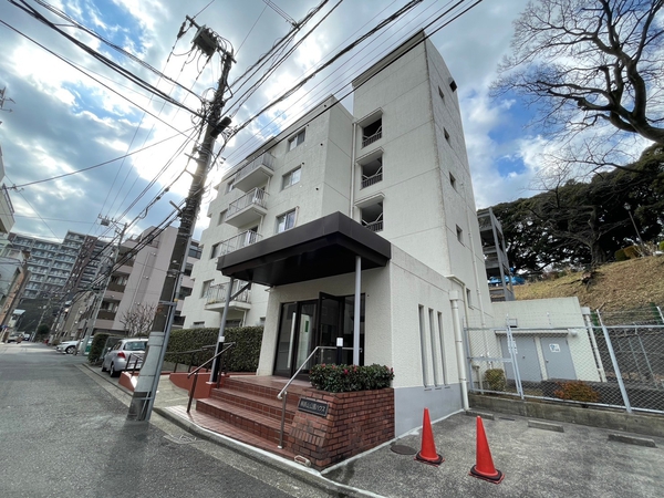 【横浜掃部山公園ハウス】外観