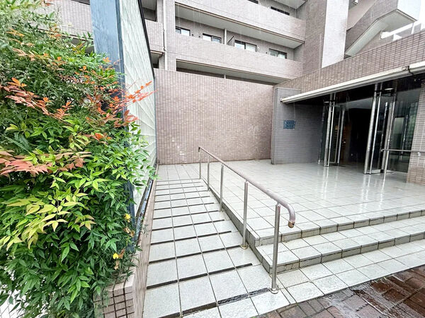 【上杉五丁目シティハウス】エントランス1 【上杉五丁目シティハウス】エントランス1