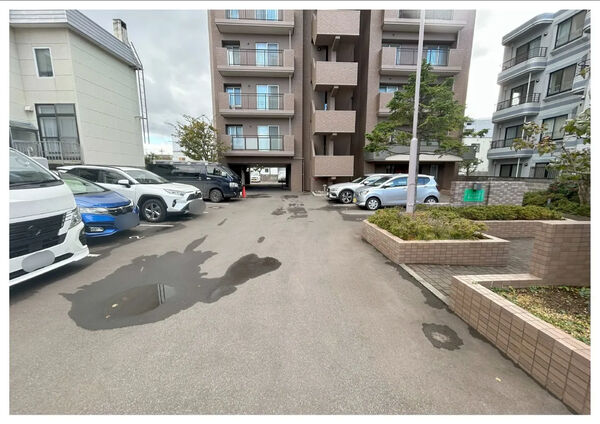 【カルム麻生中央】駐車場 【カルム麻生中央】駐車場