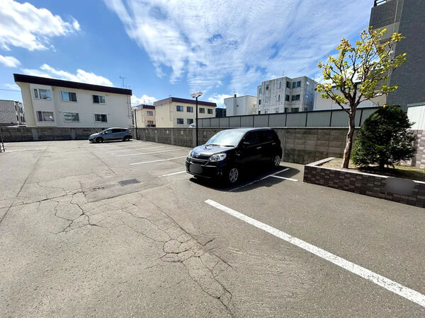 【ライオンズマンション発寒中央】駐車場 【ライオンズマンション発寒中央】駐車場