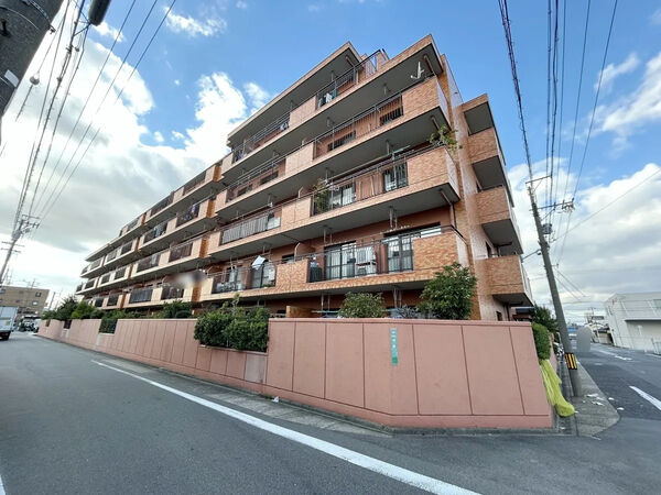 【ライオンズマンション中根】外観