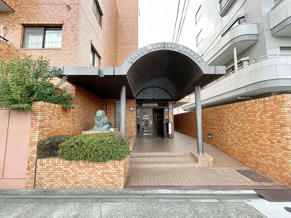 【ライオンズマンション中根】エントランス