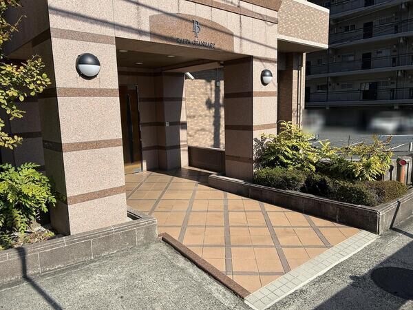 【ヴェルパーク海田グランデージ】エントランス