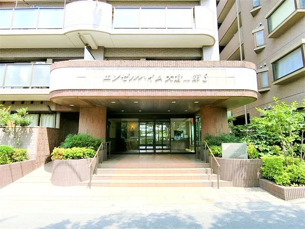 【エンゼルハイム大倉山第3】エントランス