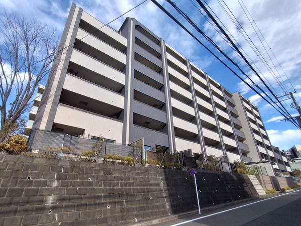 【ブランズ横浜十日市場】外観