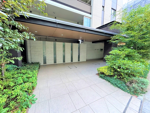 【パークホームズ板橋蓮根】エントランス