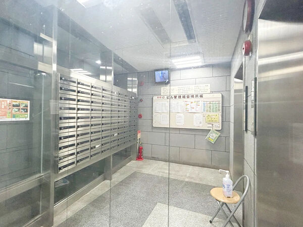 【湊川公園ビル】エントランス