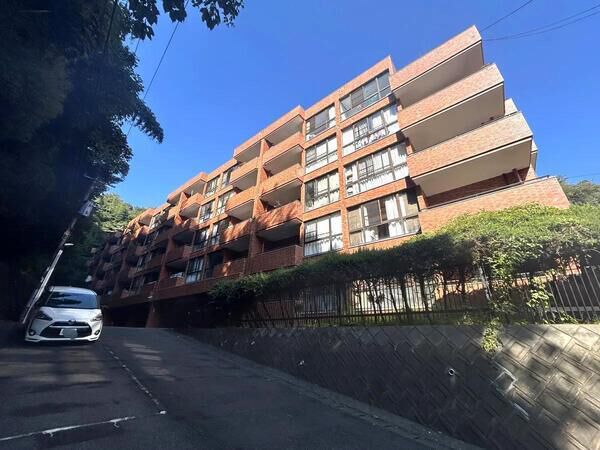 【ライオンズマンション平尾台】3号棟　外観1