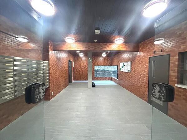 【ライオンズマンション平尾台】3号棟　エントランス1