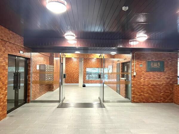 【ライオンズマンション平尾台】3号棟　エントランス2