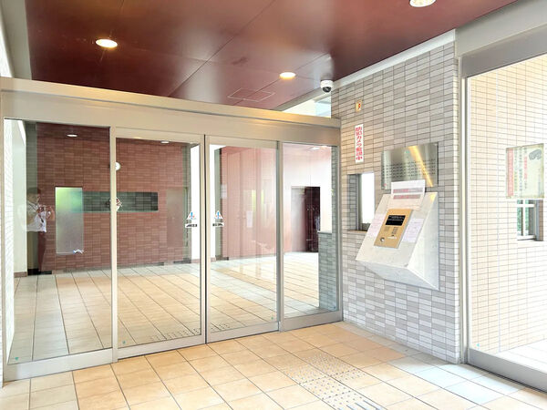 【ネバーランド西京極】エントランス